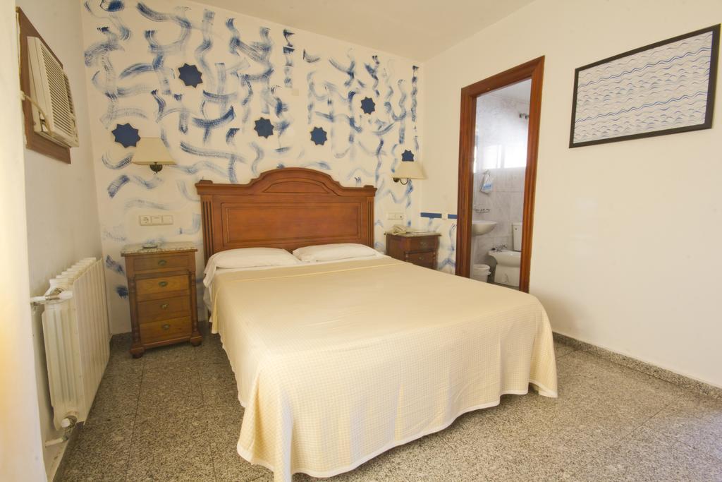 Hostal Nueva Andalucia Alcala de Guadaira Room photo