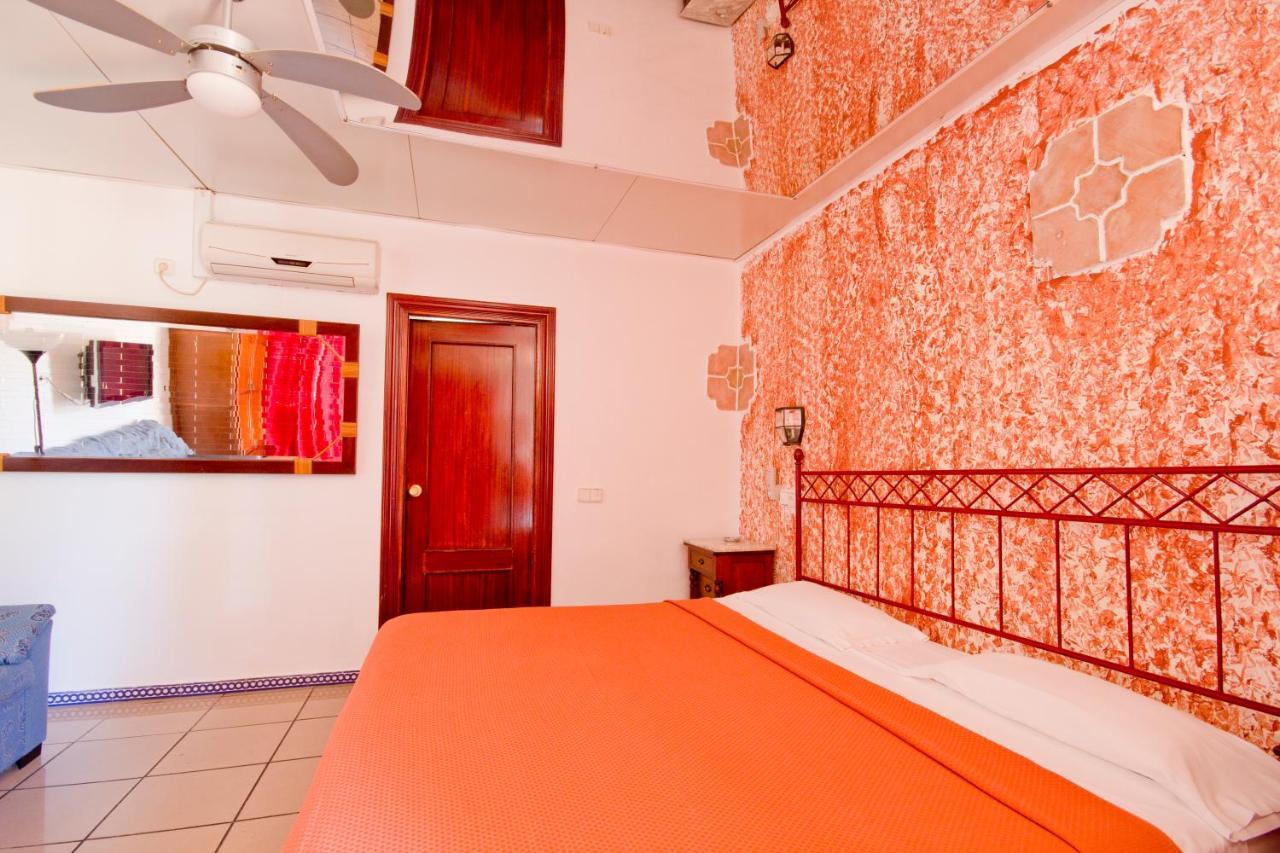 Hostal Nueva Andalucia Alcala de Guadaira Exterior photo