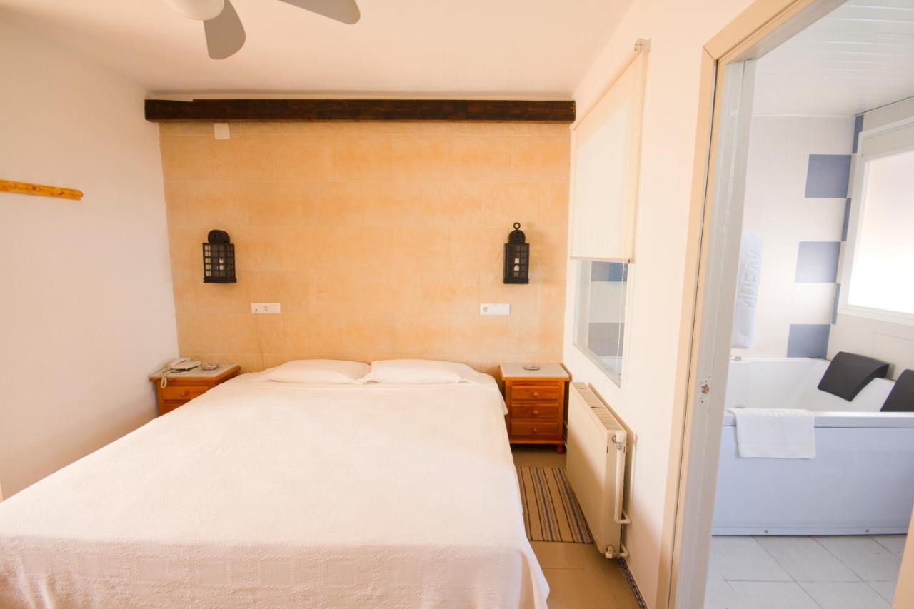 Hostal Nueva Andalucia Alcala de Guadaira Exterior photo